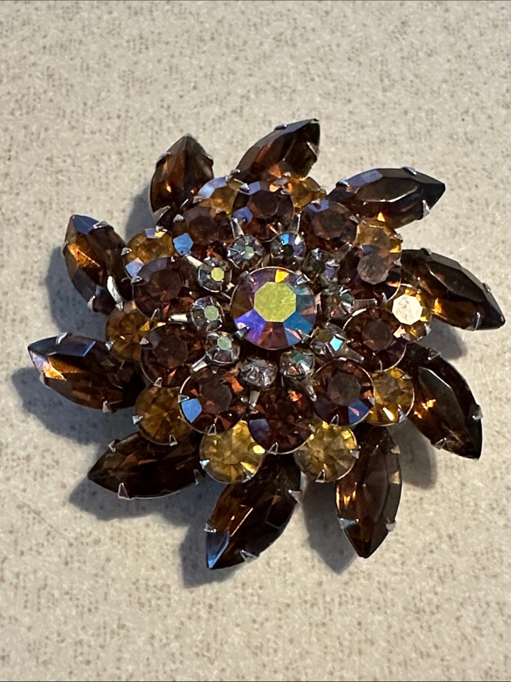 Vintage Brown rhinestone starburst Flower Brooch silver tone backing (845)